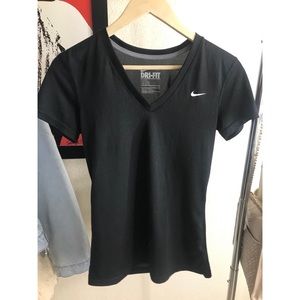 Women’s Nike top
